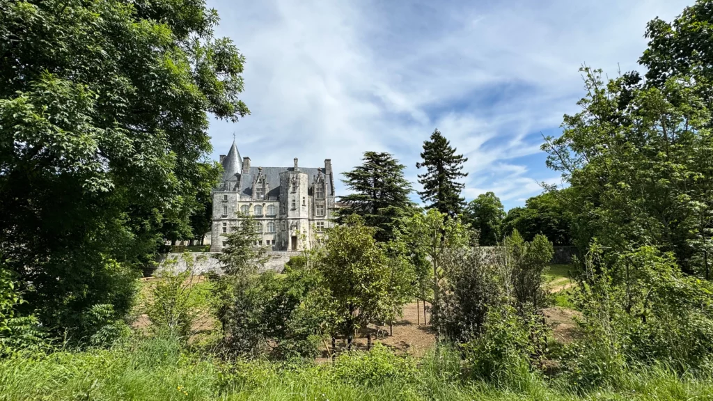 château de Crazannes, dit "château du Chat Botté"