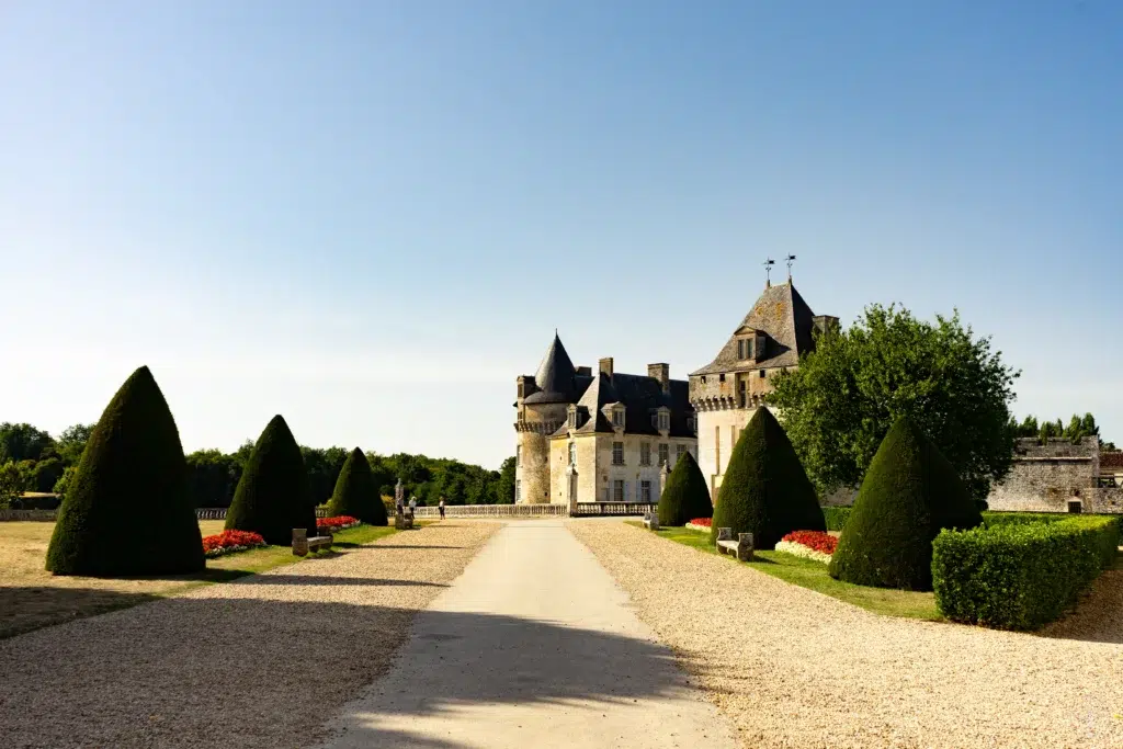 entrée du château de la Roche Courbon
